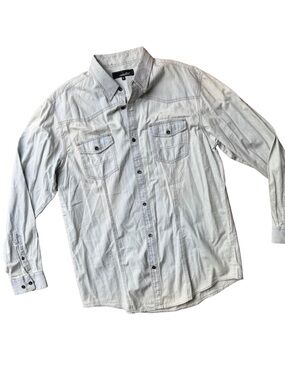 New Coastal Light Wash Button-Up Shirt with Chest Pockets